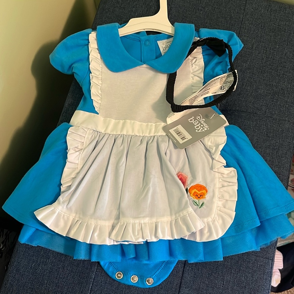 NWT DISNEY ALICE COSTUME FOR BABY